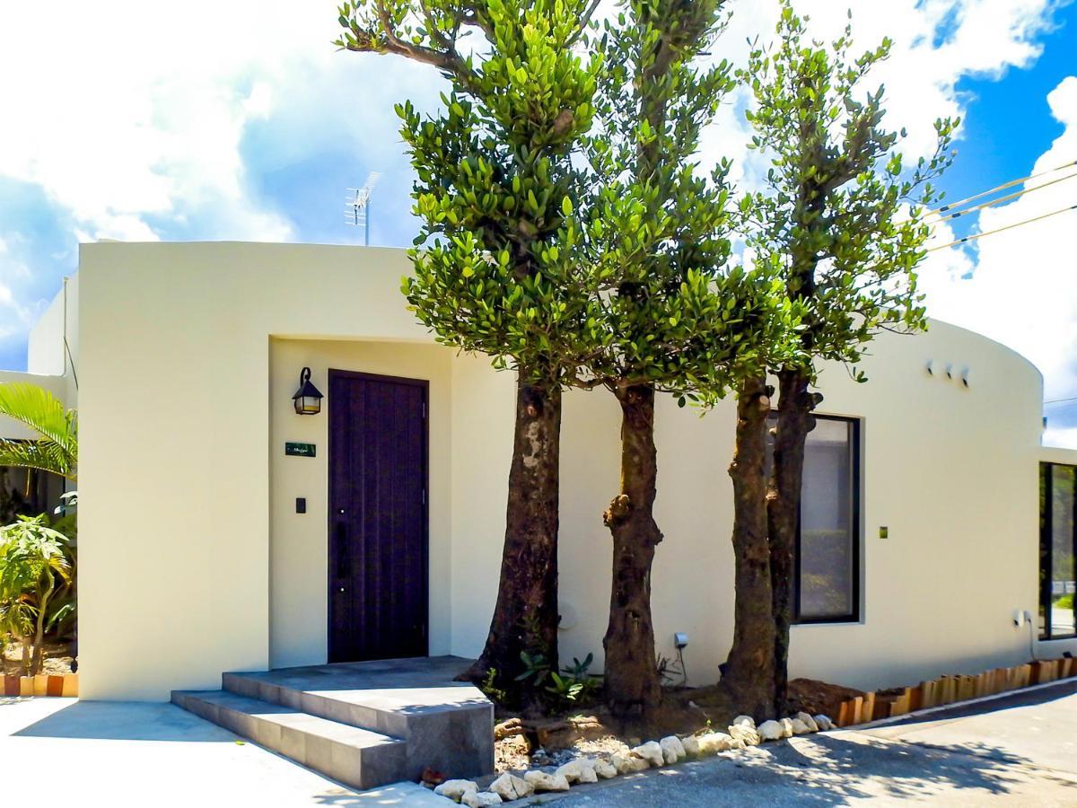 Villa Life Indah Sumuide Наґо Екстер'єр фото